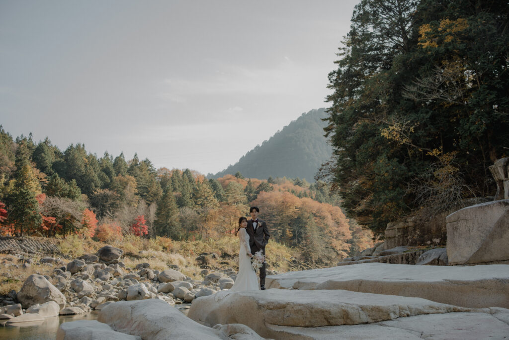 長野県・寝覚の床でのロケーションフォト｜結婚式前撮りおすすめスポット